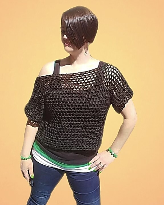 black crochet mesh tee crochet crop top pattern on woman with yellow background