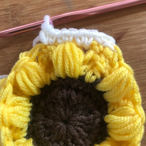 Round 6 sunflower afghan square crochet pattern tutorial