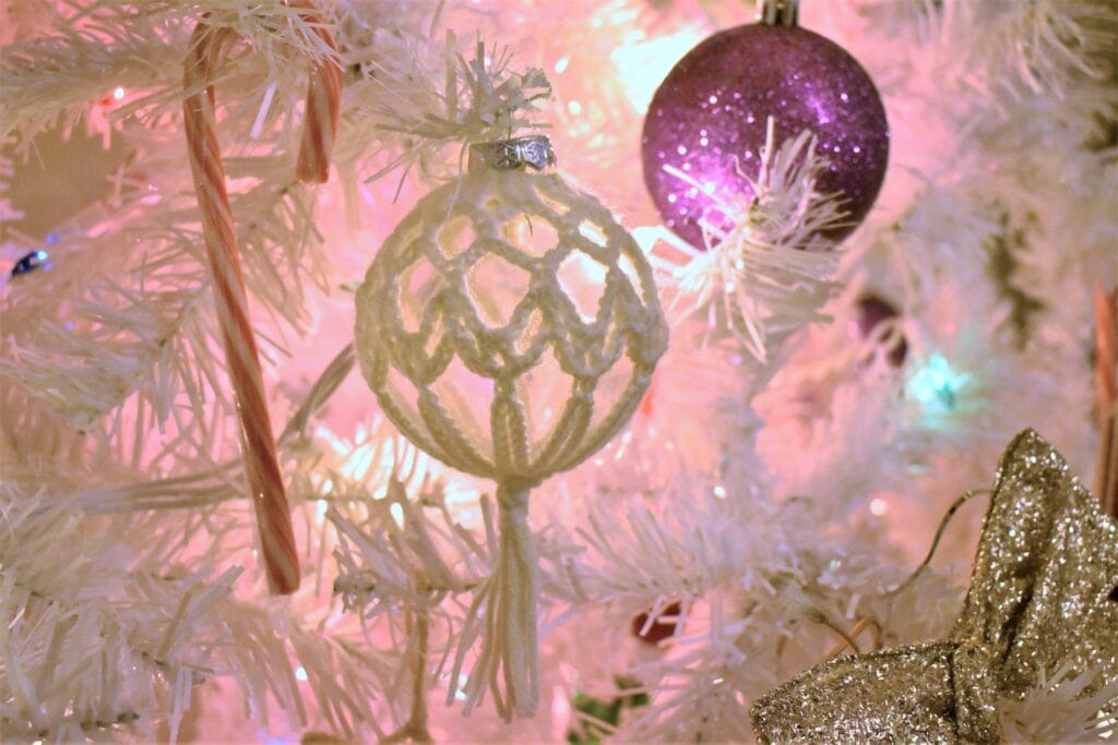 Starlight-Crochet-Christmas-Ornament (6)