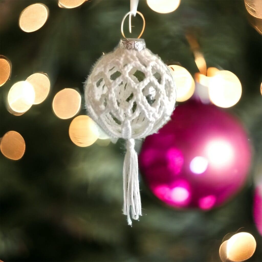 lacey crochet christmas ornament (3)