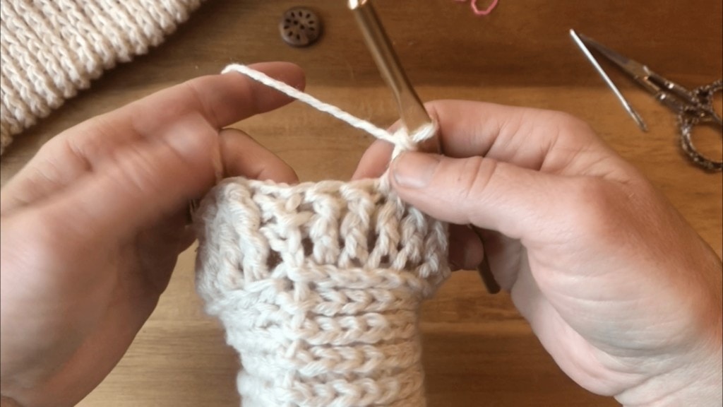 how-to-crochet-mittens-tutorial-creating-a-crochet-border