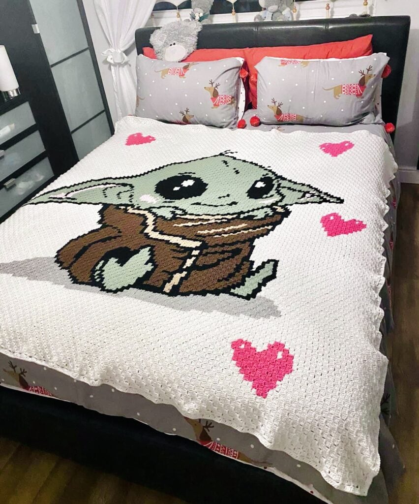 https://stardustgoldcrochet.com/wp-content/uploads/2021/02/Crochet-Baby-Yoda-Blanket-Pattern-by-Donna-Yuen-852x1024.jpg