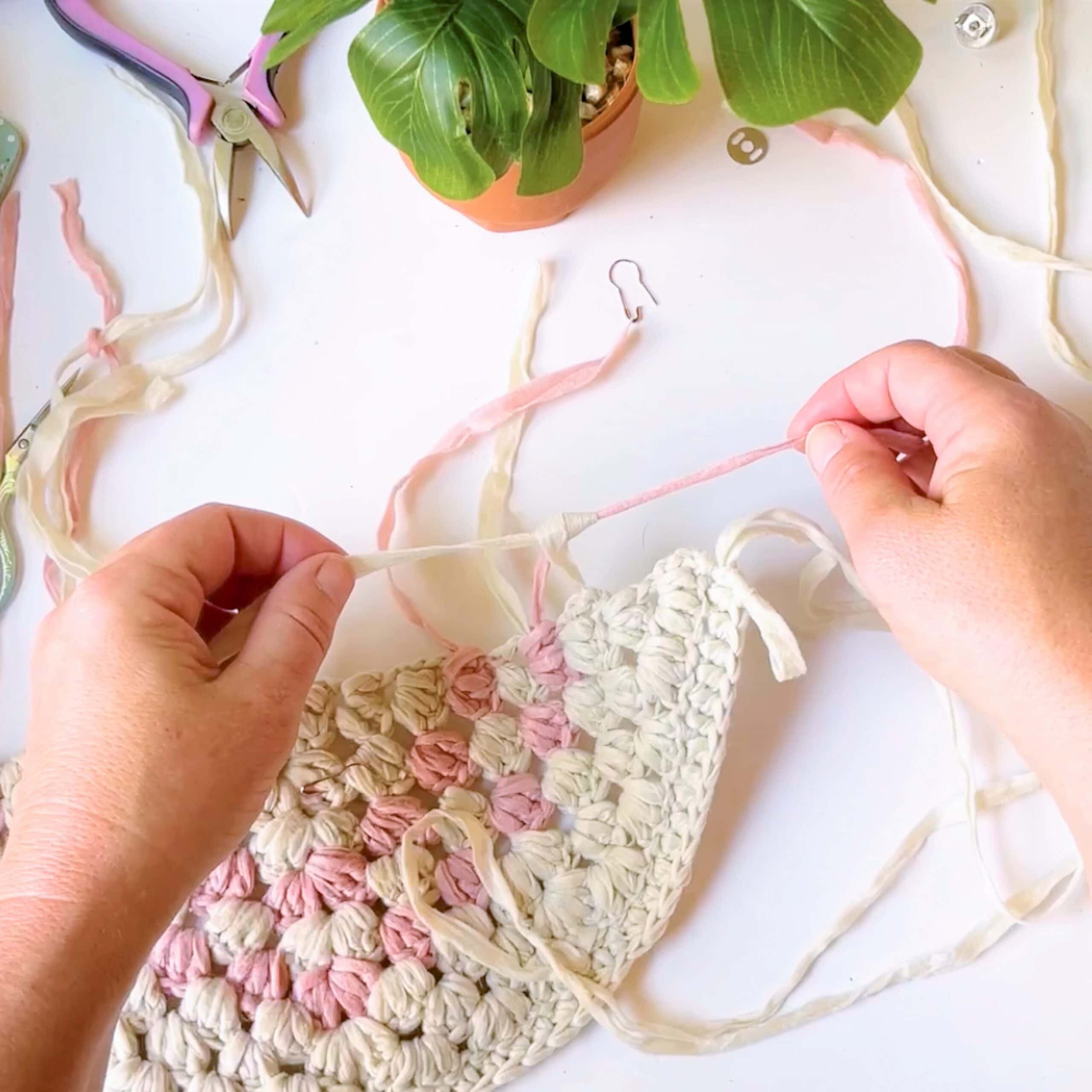 how to crochet a crossbody bag-16