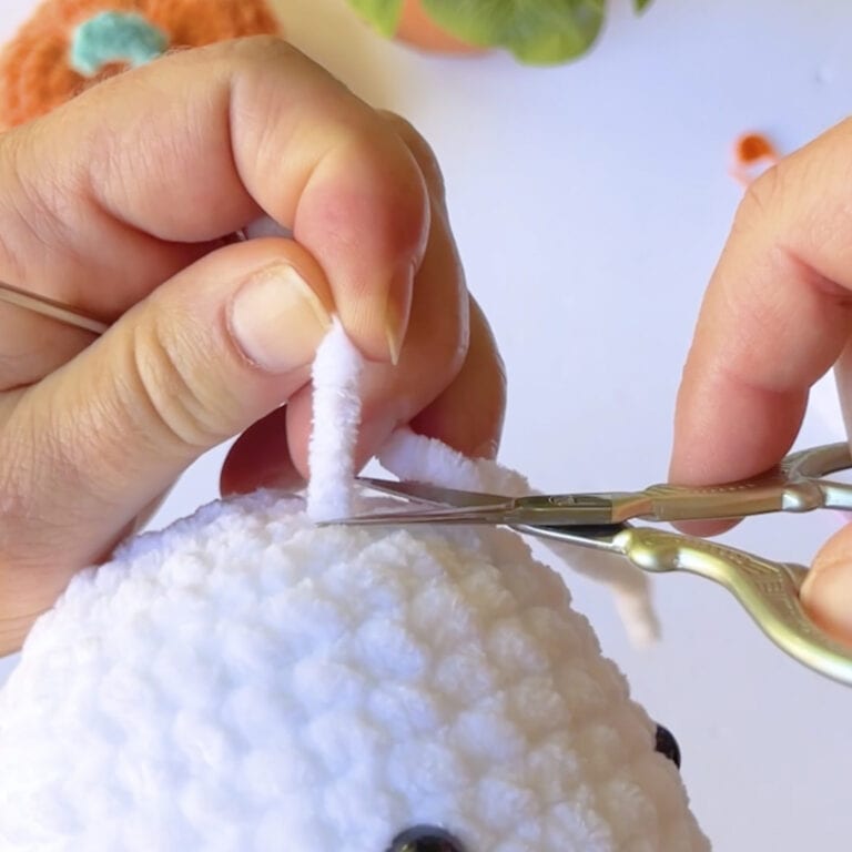 Crochet Ghost Pattern | No-Sew (Quick & Easy) - Stardust Gold Crochet