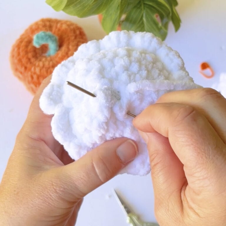 Crochet Ghost Pattern | No-Sew (Quick & Easy) - Stardust Gold Crochet