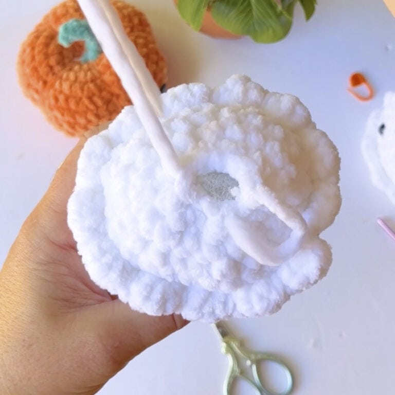 Crochet Ghost Pattern | No-Sew (Quick & Easy) - Stardust Gold Crochet