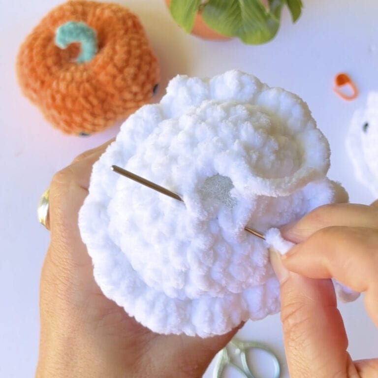Crochet Ghost Pattern | No-Sew (Quick & Easy) - Stardust Gold Crochet