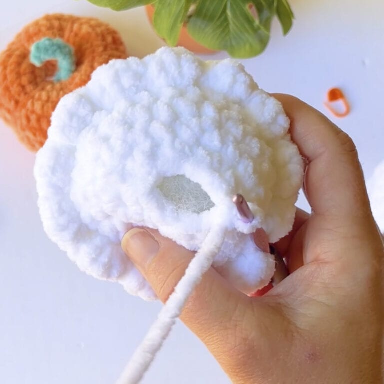 Crochet Ghost Pattern | No-Sew (Quick & Easy) - Stardust Gold Crochet