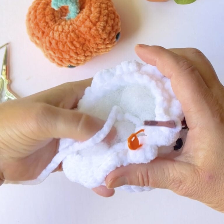Crochet Ghost Pattern | No-Sew (Quick & Easy) - Stardust Gold Crochet