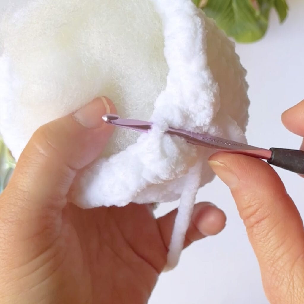 how to crochet a ghost amigurumi cute-17