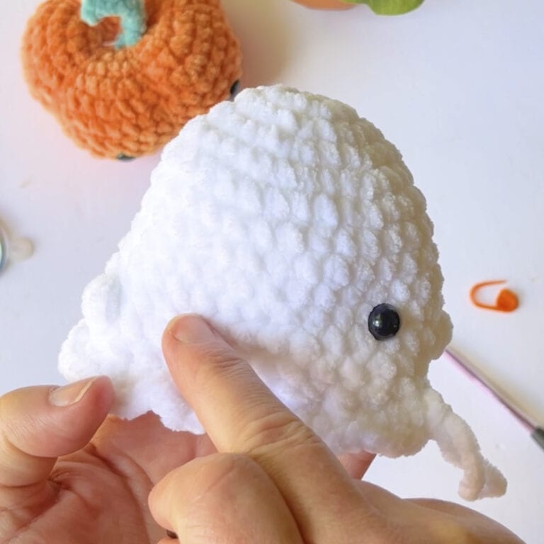 Crochet Ghost Pattern | No-Sew (Quick & Easy) - Stardust Gold Crochet