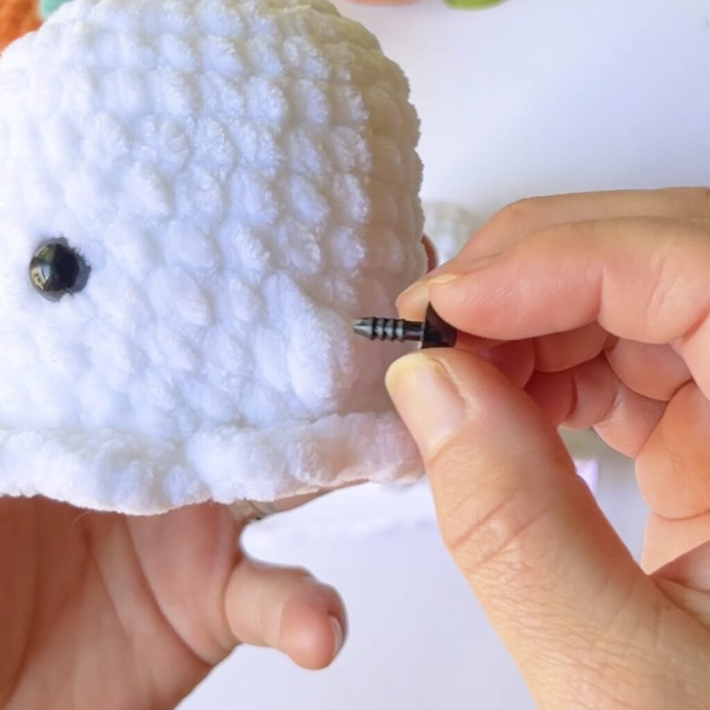 how to crochet a ghost amigurumi cute-24