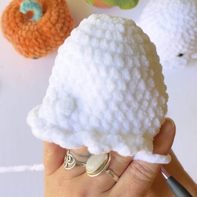 Crochet Ghost Pattern | No-Sew (Quick & Easy) - Stardust Gold Crochet