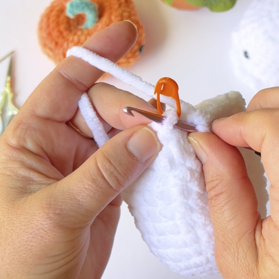 Crochet Ghost Pattern | No-Sew (Quick & Easy) - Stardust Gold Crochet